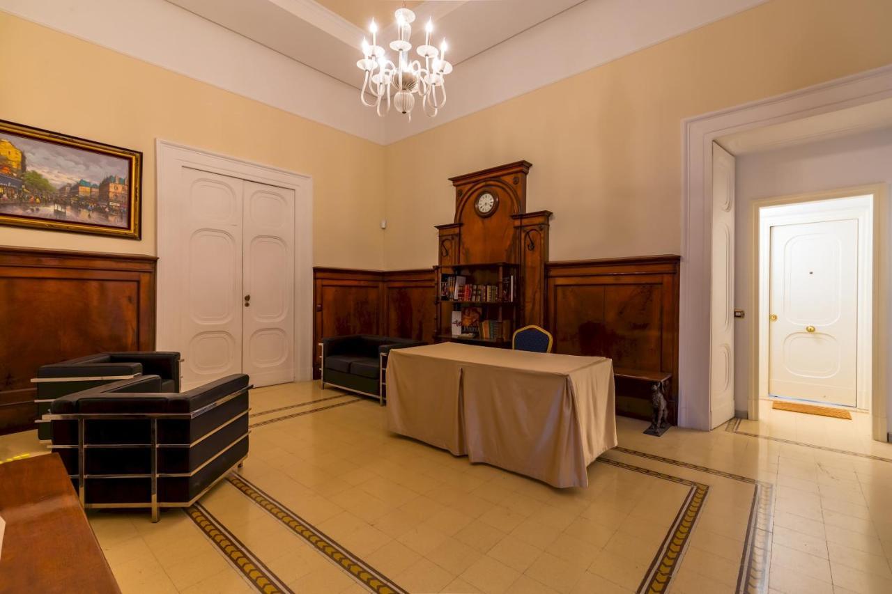 Design & Studio Duplex At National Museum Naples Extérieur photo